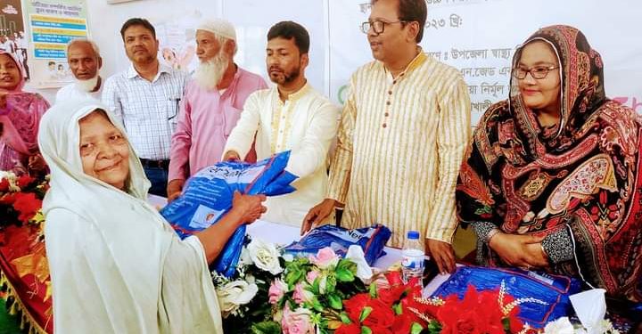 লামায় কীটনাশকযুক্ত মশারী বিতরণ