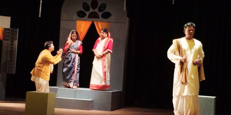 কক্সবাজার থিয়েটার নাট্যোৎসবে মঞ্চায়ন হয়েছে নাটক ‘দেনাপাওনা’