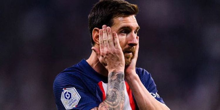 মেসিকে নিষেধাজ্ঞা দিলো পিএসজি
