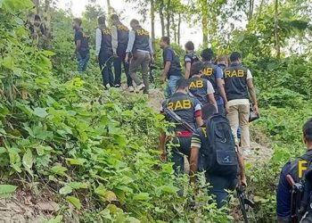 কক্সবাজারে দুর্গম পাহাড়ে র‌্যাবের সঙ্গে সন্ত্রাসীদের গোলাগুলি