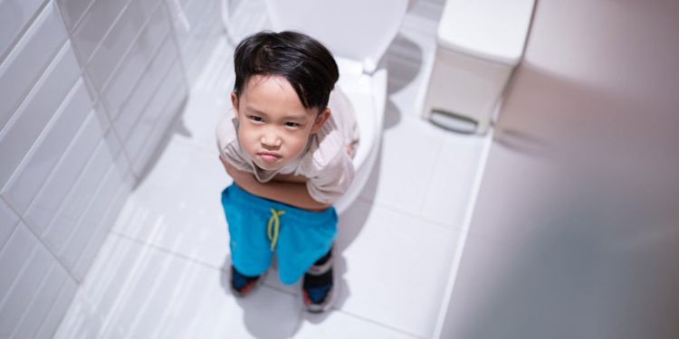 শিশুর কোষ্ঠকাঠিন্য দূর করতে যা করবেন