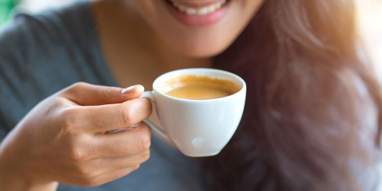 সকালে কফি খেলে কী হয়?