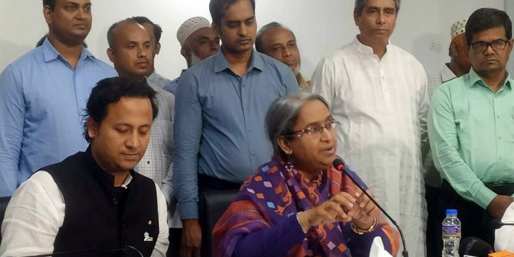 গ্রীষ্মকালীন ছুটি বাতিল : ভোটের আগে জাতীয়করণ নয়, শিক্ষকদের সঙ্গে বৈঠক শেষে মন্ত্রী