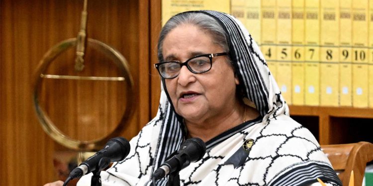 আমি বাণিজ্যমন্ত্রীকে ধরব : প্রধানমন্ত্রী