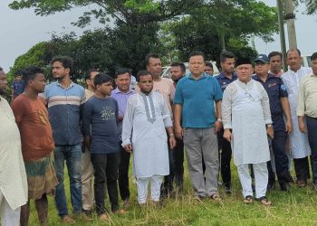 নিরাপদ যাতায়ত, ডাকাতি ও অপহরণ বন্ধে ঈদগাঁও-ঈদগড় সড়ক পরিদর্শনে এমপি কমল