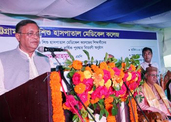 ডাক্তাররা ভালো করে দেখলে রোগীরা বিদেশমুখী হতেন না : তথ্যমন্ত্রী