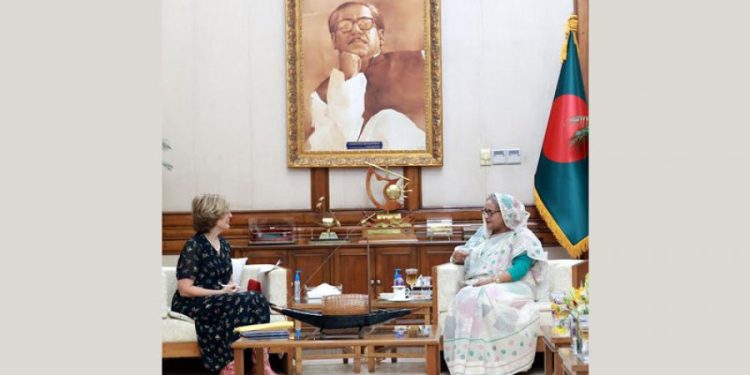 আমরা গণতন্ত্র সমুন্নত রাখতে অঙ্গীকারবদ্ধ: প্রধানমন্ত্রী