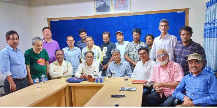 কক্সবাজারে কবিতার আড্ডায় কবি আসাদ মান্নান