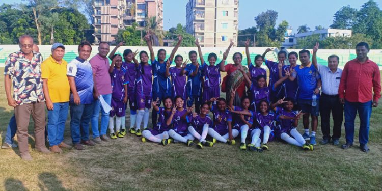 কক্সবাজারে বঙ্গবন্ধু-বঙ্গমাতা জাতীয় গোল্ডকাপ ফুটবল টুর্নামেন্টে (অনূর্ধ্ব-১৭): সেমিফাইনালে টেকনাফ উপজেলা বালক ও রামু উপেজলা বালিকা ফুটবল দল