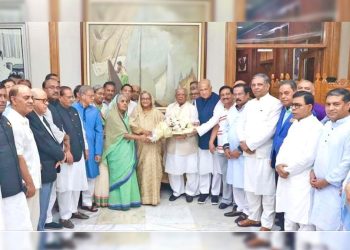 দলের প্রত্যেক কেন্দ্রীয় নেতাকে নির্বাচনমুখী হতে হবে : শেখ হাসিনা