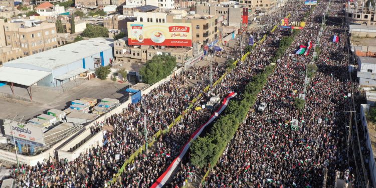 হামাস-ইসরায়েল যুদ্ধে ২২ সাংবাদিক, ৬৪ স্বাস্থ্যকর্মীর মৃত্যু