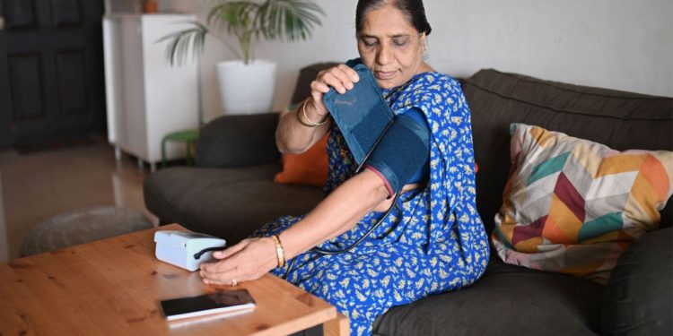 হঠাৎ প্রেশার কমে গেলে যা করবেন