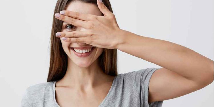 সারাদিন কম্পিউটারে কাজ, চোখের যত্নে যা করবেন