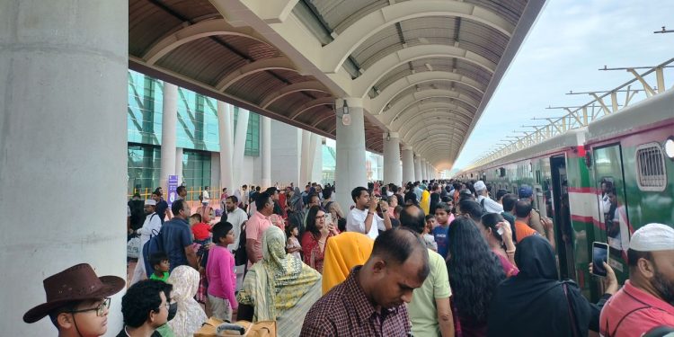 প্রথম মাসে কক্সবাজার এক্সপ্রেসের আয় ১ কোটি ৩৮ লাখ টাকা