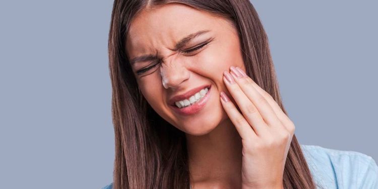 শীতে বাড়ছে আক্কেল দাঁতের ব্যথা?