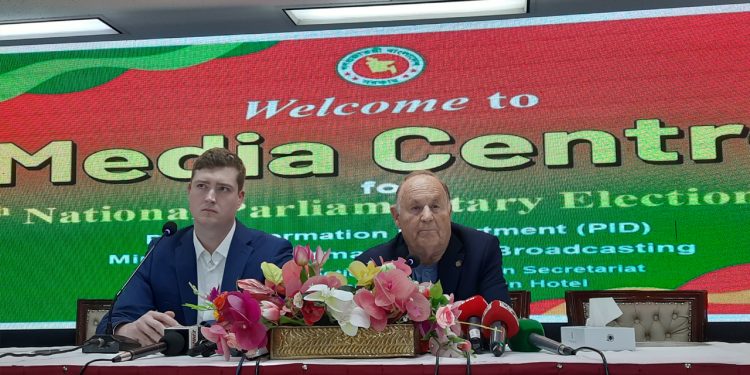 নির্বাচন নিয়ে প্রশংসায় পঞ্চমুখ আমন্ত্রিত বিদেশি পর্যবেক্ষকরা