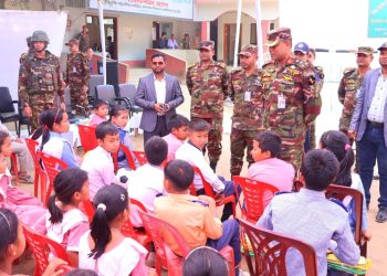 আলীকদমে সেনা উদ্যোগে ছাত্রবাসে শিক্ষা সামগ্রী বিতরণ
