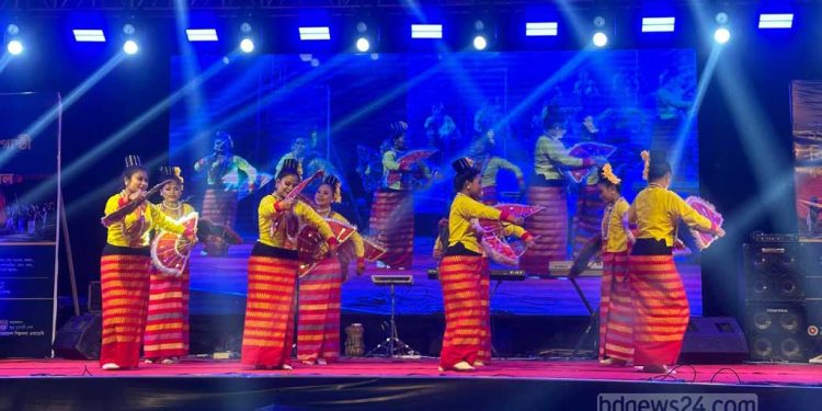 কক্সবাজারে ২১ জাতিগোষ্ঠীর ‘বিচ ফেস্টিভ্যাল’