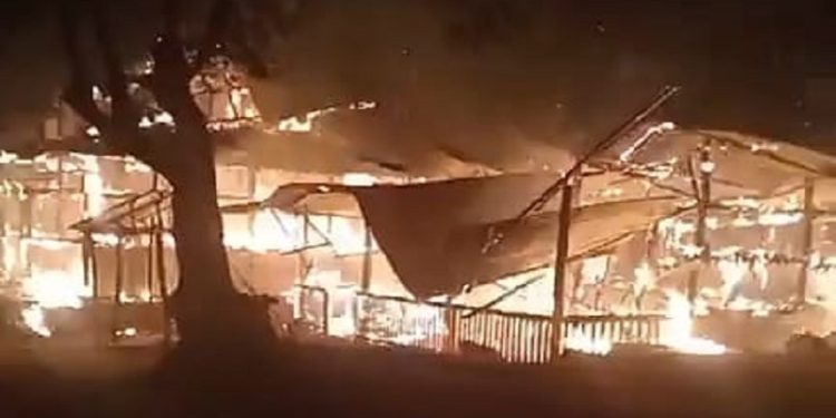 রুমায় বৌদ্ধ বিহার ও পাড়া কেন্দ্র আগুনে পুড়ে ছাই