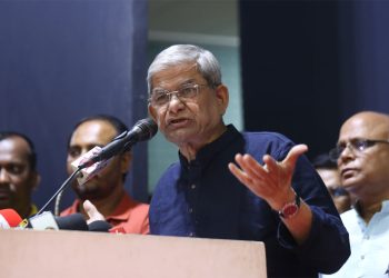 কাদা ছোড়া বন্ধ করে ঐক্যবদ্ধ থাকুন : মির্জা ফখরুল