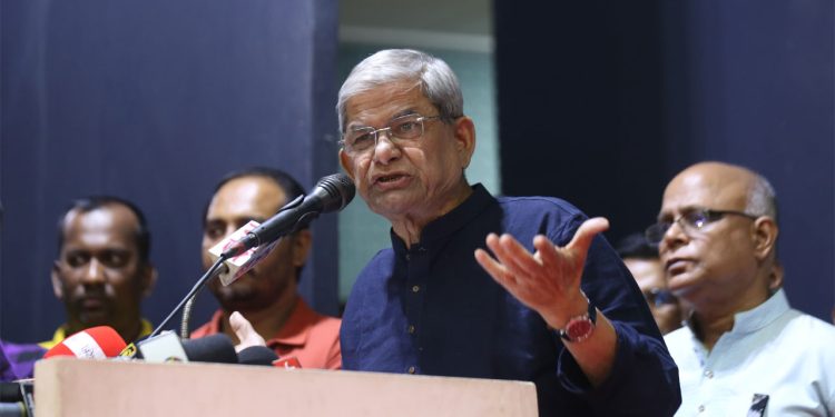 কাদা ছোড়া বন্ধ করে ঐক্যবদ্ধ থাকুন : মির্জা ফখরুল