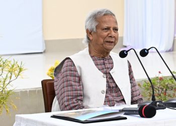আমরা যথেষ্ট ভাগ্যবান, আমাদের সমুদ্র আছে : প্রধান উপদেষ্টা