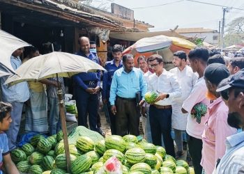 রামুতে দ্রব্যমূল্য নিয়ন্ত্রণে ভোক্তার অভিযান : পাঁচ ব্যবসা প্রতিষ্ঠানকে জরিমানা