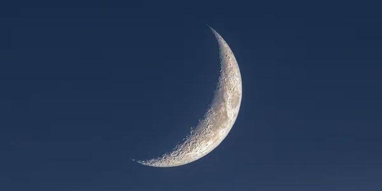 চাঁদ দেখা গেছে, সৌদিতে ঈদ রোববার