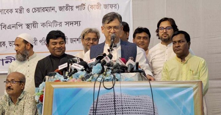 নির্বাচিত সরকারের বিকল্প আপনারা হতে পারেন না: সালাউদ্দিন আহমেদ