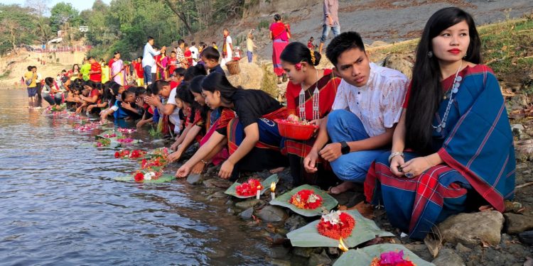 সাঙ্গুনদীতে ফুল ভাসিয়ে বান্দরবানে বিজু উৎসব শুরু