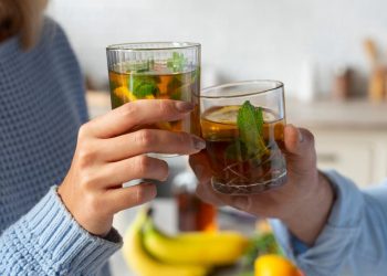 সকালে গ্যাস্ট্রিকের সমস্যা? দূর করবেন যেভাবে