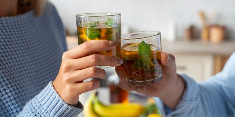 সকালে গ্যাস্ট্রিকের সমস্যা? দূর করবেন যেভাবে