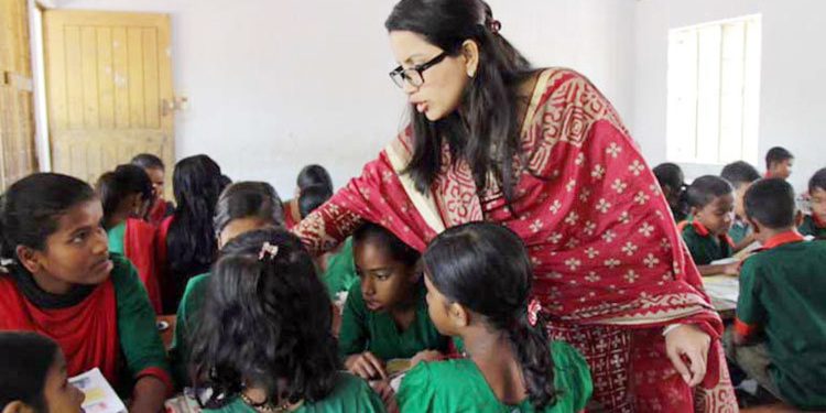 দীর্ঘ ছুটির পর খুলেছে প্রাথমিক বিদ্যালয়