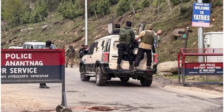 ভারত নিয়ন্ত্রিত কাশ্মিরে পর্যটকদের ওপর হামলায় ২৬ জন নিহত
