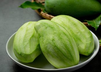 কাঁচা আম কতটা উপকারী?