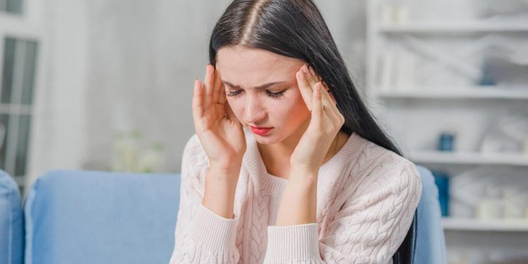 মাইগ্রেনের কম পরিচিত ৭ কারণ