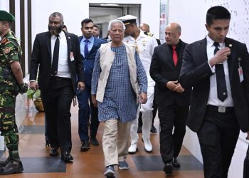 দেশে ফিরলেন প্রধান উপদেষ্টা