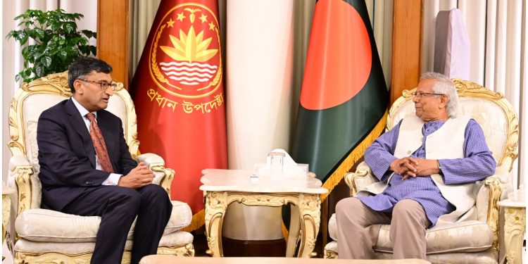 কানাডার সঙ্গে বিনিয়োগ সম্পর্ক জোরদারের আহ্বান প্রধান উপদেষ্টার