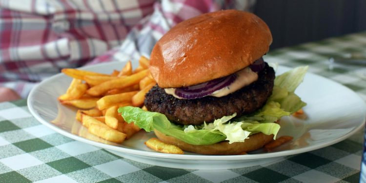 শুধু চিনি নয়, লিভারের ক্ষতি করে এই জিনিসগুলোও