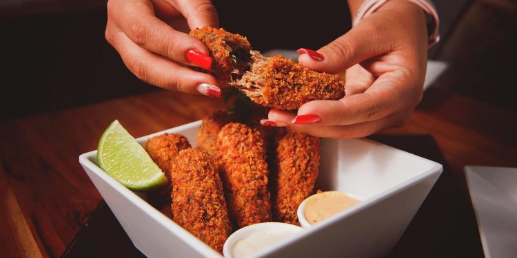 রক্তচাপ বাড়িয়ে দেয় যে ৩ খাবার