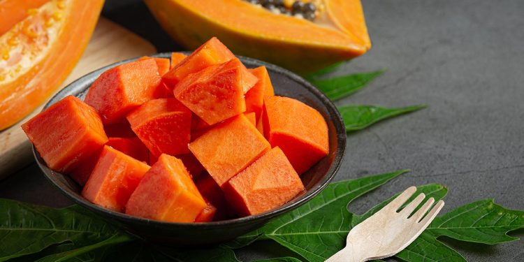 খালি পেটে পেঁপে খেলে কী হয়?