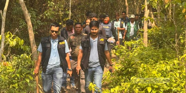 উখিয়া ও টেকনাফের পাহাড়ে যৌথবাহিনীর অভিযান, অস্ত্র-মাদক উদ্ধার