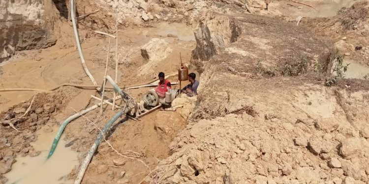 লামার ফাঁসিয়াখালীতে বালু খেকোরা ফের বেপরোয়া