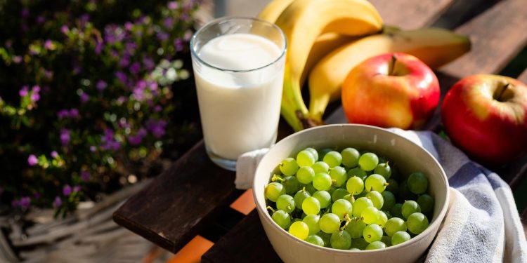 সকালে খালি পেটে এই ৩ খাবার কখনোই খাবেন না