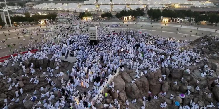 এবার হজ করেছেন ১৬ লাখেরও বেশি মুসলিম
