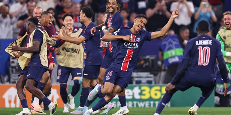 ইতিহাস গড়ে চ্যাম্পিয়ন্স লিগের শিরোপা জিতল পিএসজি