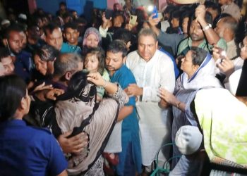 কারাগার থেকে এসে মাকে শেষ বিদায় জানালেন ফারজানা রুপা