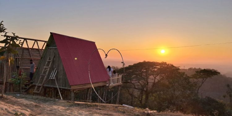 ঝুঁকি এড়াতে লামায় ৬০ পর্যটন রিসোর্ট বন্ধ ঘোষণা