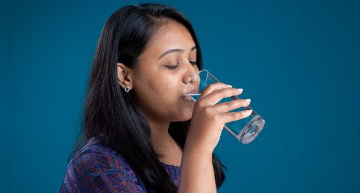 সকালে খালিপেটে কতটুকু পানি খাবেন?