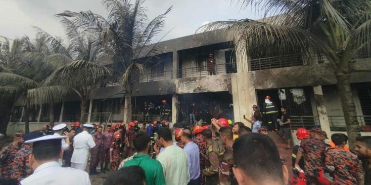 উত্তরায় বিমান বিধ্বস্তে নিহত ১৯, জানালো ফায়ার সার্ভিস